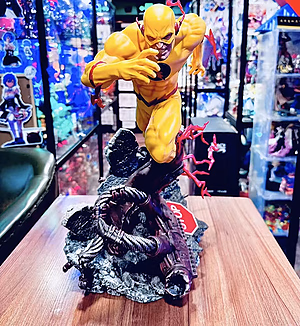 DC XM Studio Reverse Flash Classic